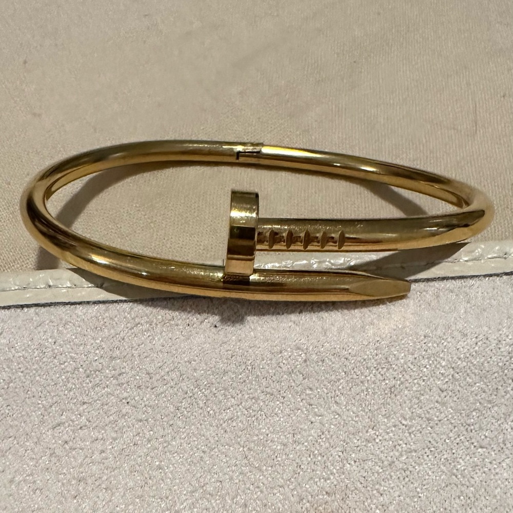 Beautiful Nail Design Bracelet 🤍